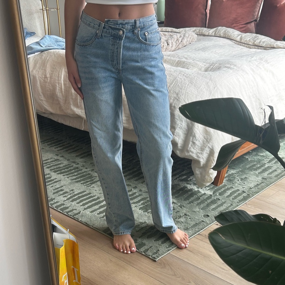 LOW RISE JEANS. Size 2. Princess Polly.